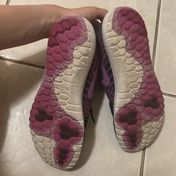 Nike Flex Sneakers - women’s 7.5 - Picture 2 of 4